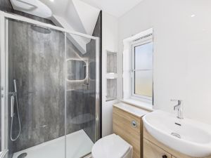 Ensuite- click for photo gallery